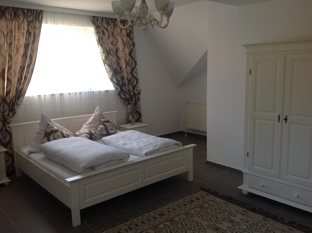Casa Avram Hotel Сучевица Екстериор снимка