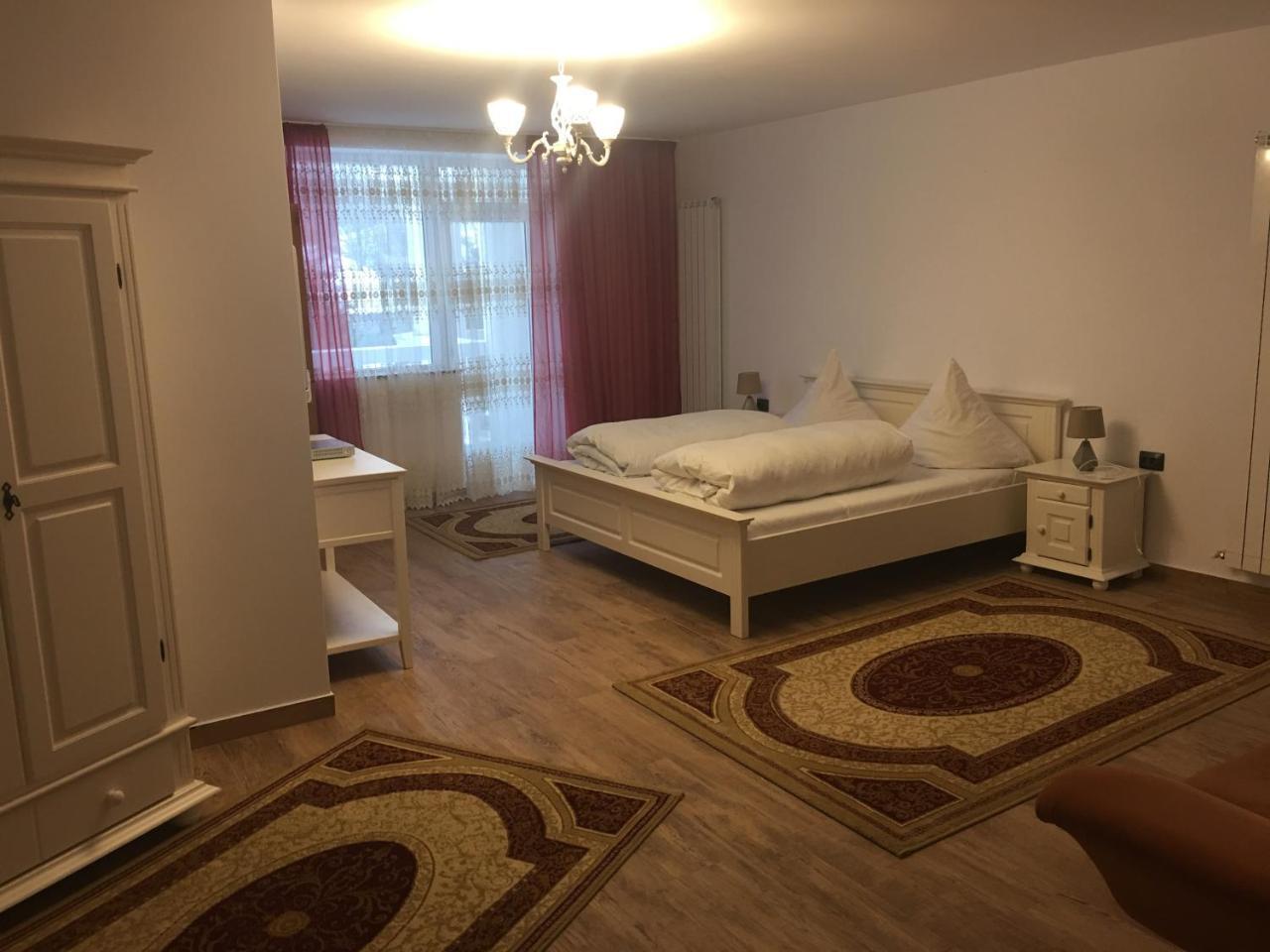 Casa Avram Hotel Сучевица Екстериор снимка